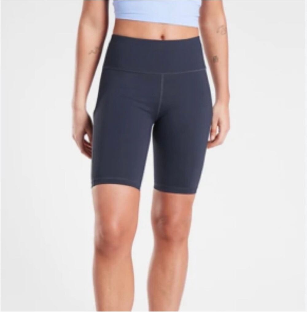 NWT Athleta Ultimate Stash Pocket 9” Bike Biker Shorts Women's Medium Navy Blue
